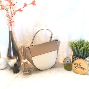 NWOT Dual Strap Gator Fashion Handbag